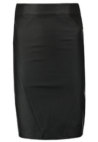 Jupe crayon noire en tissu lisse, présentant une silhouette ajustée, une taille mi-haute et des détails de panneaux subtils pour la forme.