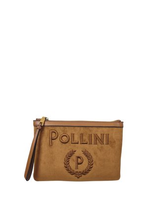 Borsetta da polso in camoscio marrone con la scritta "POLLINI" in rilievo sopra una corona di alloro e la lettera "P", dotata di cerniera e cinturino in pelle.