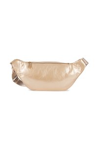 Marsupio metallico dorato realizzato in pelle sintetica testurizzata, con tasca anteriore con zip e una tracolla regolabile. Design semplice e curvo.