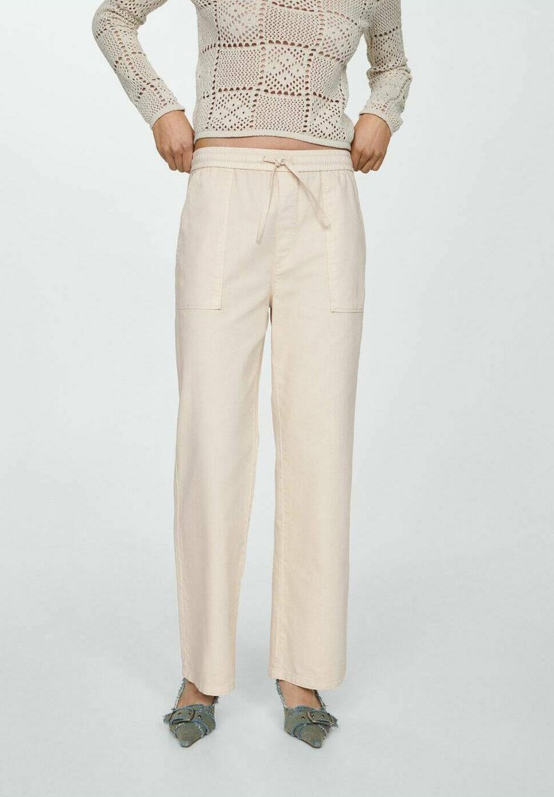 Lichtbeige katoenen broek met een recht model, twee voorkzakken en een verstelbare trekkoord tailleband. Gladde textuur, casual pasvorm.