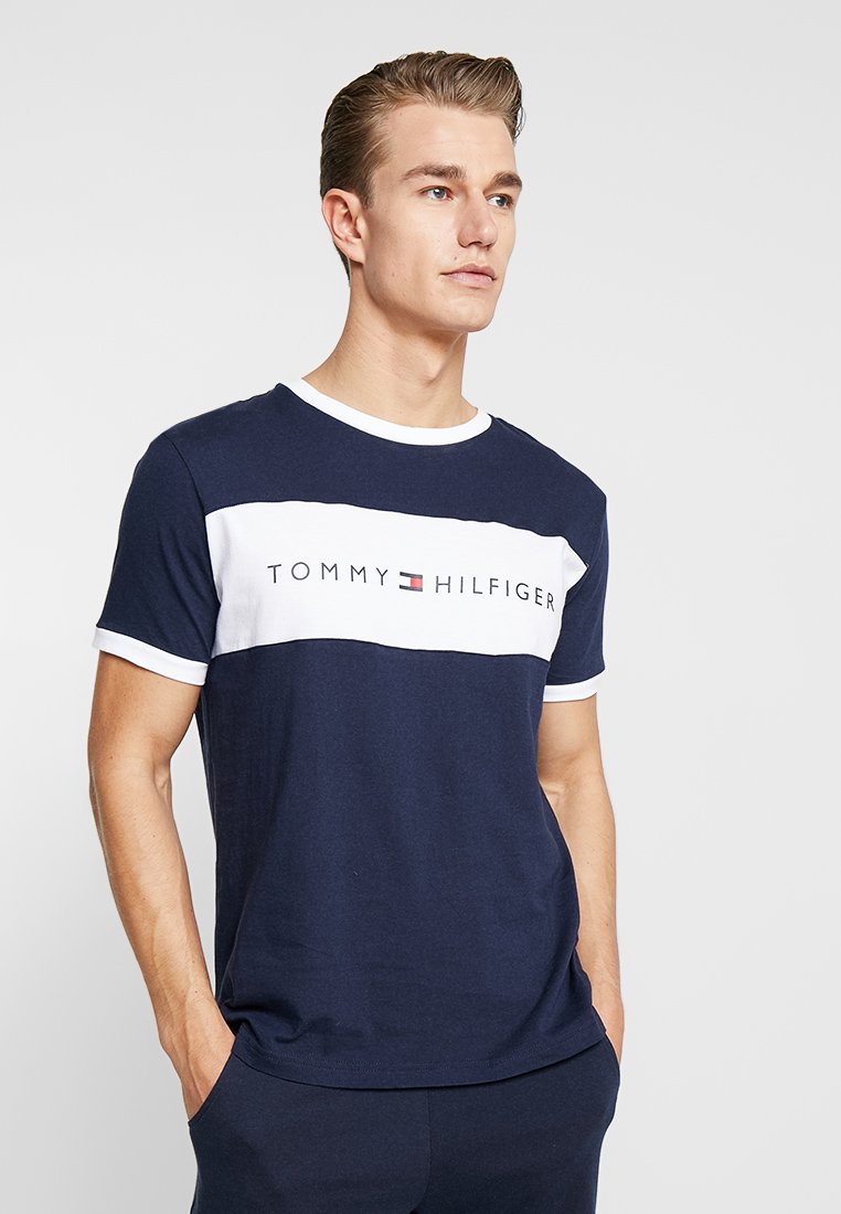 tommy hilfiger logo flag t shirt