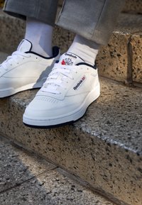 Reebok Classic CLUB C UNISEX - - white/navy/blanco - Zalando.es