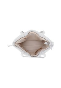Bolso tote blanco con dos asas, que presenta un interior beige. Incluye un cierre de cremallera y compartimentos para la organización. Textura suave.