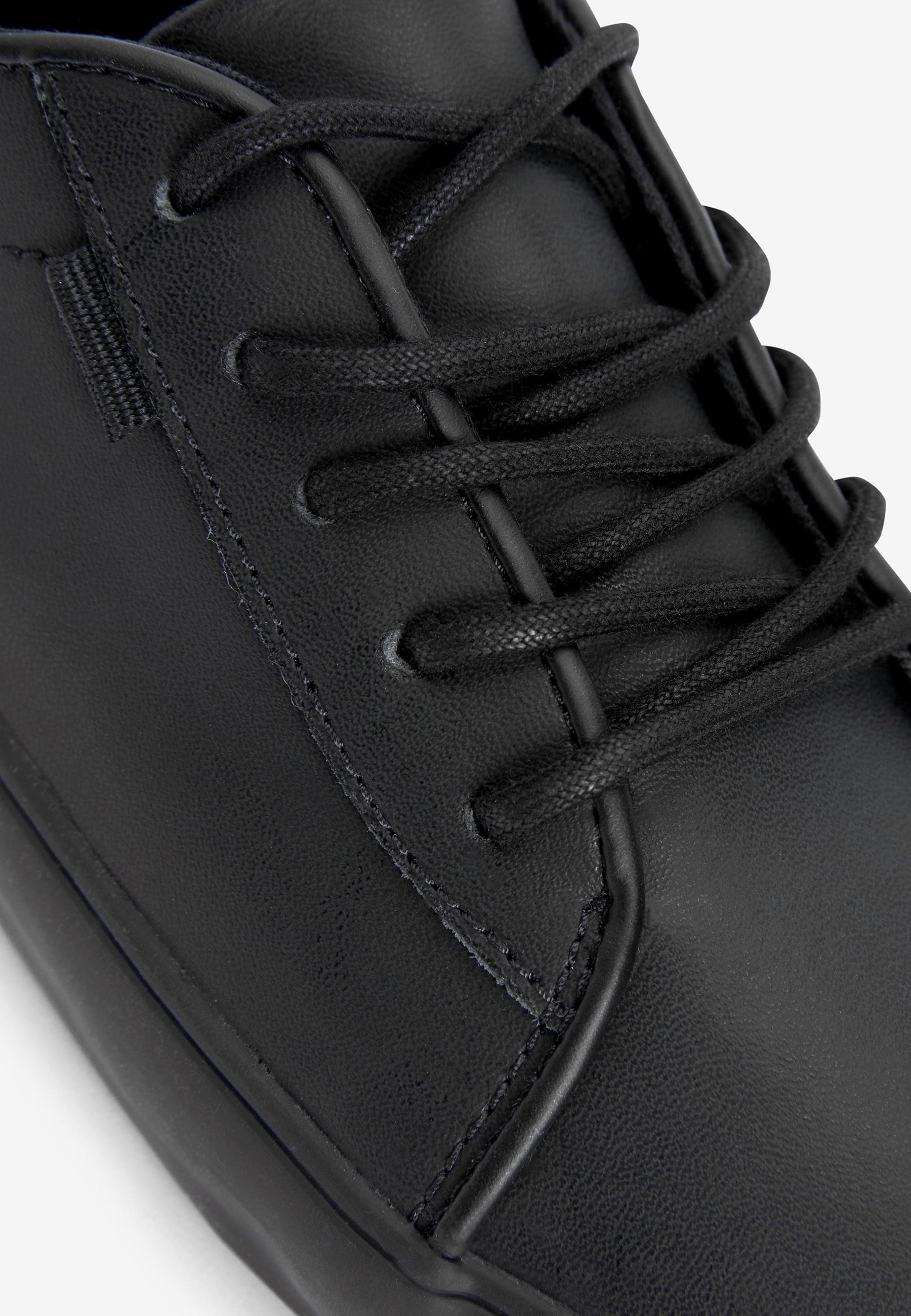 black polishable vans