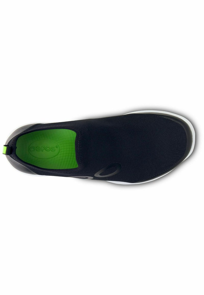 Oofos OOMG SPORT RECOVERY - Slip-ons - white black/black  display picture 2