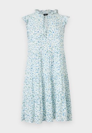 Αμάνικο λευκό φόρεμα με μπλε λουλουδένιο σχέδιο, γιακά με βολάν, λαιμόκοψη με σχισμή και φούστα με στρώσεις.