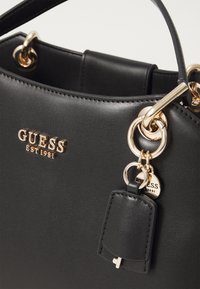 GUESS Sac à épaule bandoulière gris clair pour femme - Eco