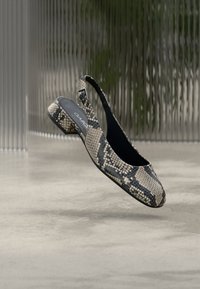 Valimata, natur/schwarz