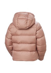 Veste d'hiver matelassée marron clair avec capuche, vue de dos, comprenant des sections matelassées horizontales et des manches longues.