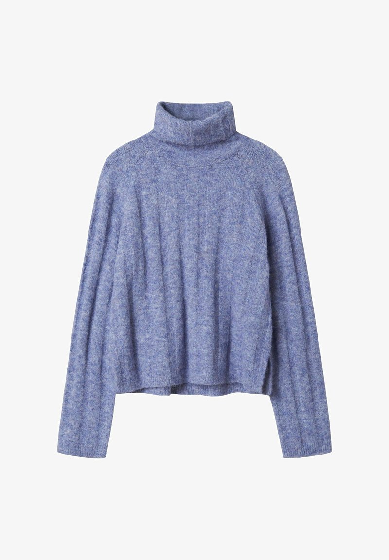 Lila gestrickter Rollkragenpullover mit einem verkürzten, lockeren Schnitt, gerippter Textur und weiten Ärmeln, aus einem weichen Wollmischmaterial gefertigt.