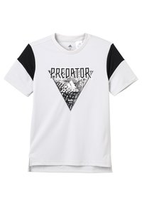 Camiseta deportiva blanca con mangas cortas negras, que presenta un gráfico triangular en blanco y negro que incluye la palabra "PREDATOR" y el logotipo de Adidas.
