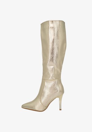 Knöchelhohe goldfarbene, metallische Stiefel mit spitzer Zehenform, schlankem klaren Absatz und glatter, glänzender Textur. Sie verfügen über ein nahtloses Design mit minimalen Akzenten.