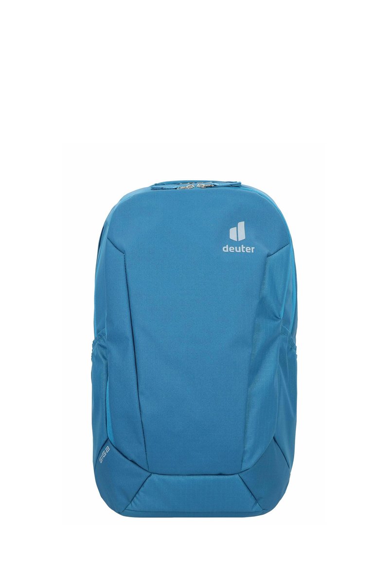 Blauer Stoff-Rucksack mit einem stromlinienförmigen Design, ausgestattet mit einem Front-Logo, einem Reißverschluss und seitlichen Taschen für einen einfachen Zugriff.