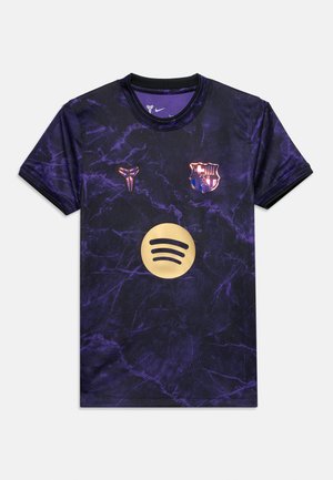 Camiseta deportiva de manga corta color púrpura oscuro con diseño marmoleado, con los logos de Nike y FC Barcelona y un gran logo dorado de Spotify en el pecho.