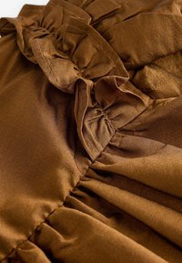 Next RUFFLE REGULAR FIT - Koktel haljina / svečana haljina - olive green taffeta