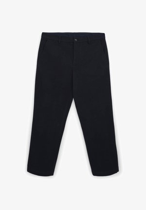 Pantalons en tissu noir avec une coupe droite, dotés de poches à l'avant, d'une fermeture à bouton et d'une texture lisse. Sans motifs ni accents visibles.