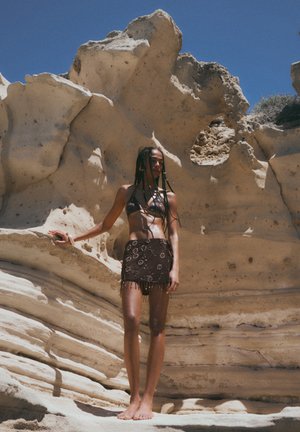 Bershka, SKIRT - Minijupe - dark brown