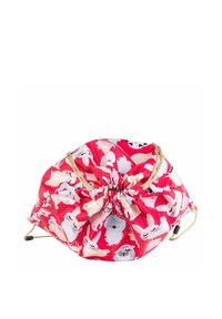 Rode trekzak met een speels patroon van verschillende konijnen in zachte pastelkleuren. Gemaakt van lichtgewicht stof met verstelbare koordbanden.