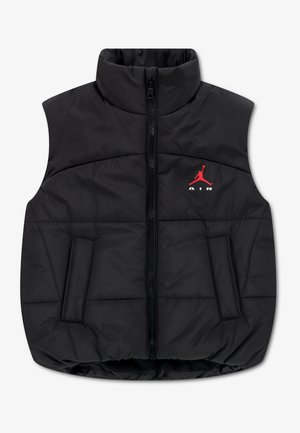 Schwarze gepolsterte ärmellose Weste mit Frontreißverschluss und rotem Air Jordan-Logo auf der linken Brust. Zwei Fronttaschen mit vertikalen Öffnungen.