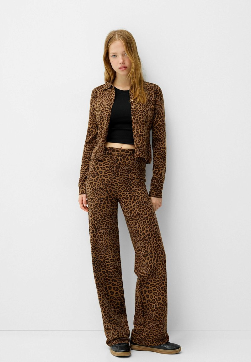 Bershka Broek donkerbruin Bershka Broek donkerbruin