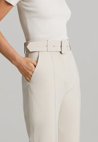 ANDIATA LUCIA - Pantalon classique - silver sand