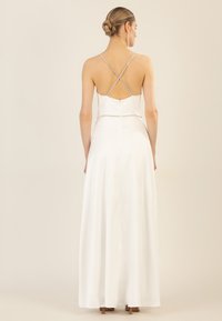 Apart LANGES - Abiti per occasioni speciali - creme