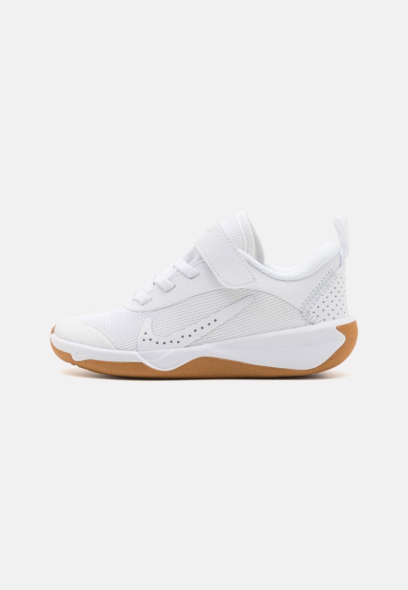 Nike Performance OMNI MULTI-COURT - Trainers - white/pure platinum/light smoke grey