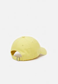 Nike Sportswear HERITAGE86 FUTURA WASHED UNISEX - Boné - saturn gold-coloured/white