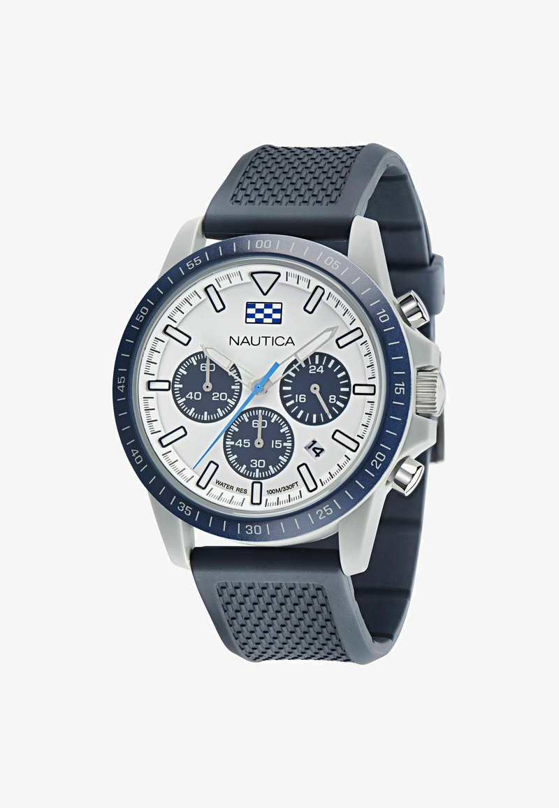 Nautica pulkstenis ar sudraba ciparnīcu, zilu akcentu un gumijas siksniņu. Tam ir trīs hronogrāfu apakšciparnīcas un teksturēta siksniņa, kas nodrošina labāku saķeri.