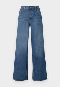 Jeans de pernera ancha en denim, con cintura alta, cierre frontal de botón y diseño clásico de cinco bolsillos. Textura suave.
