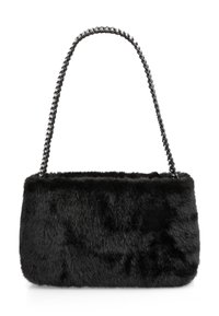 Schwarze Handtasche aus Kunstfell mit rechteckiger Form, strukturierten Oberflächen und einer Kettenriemen. Verfügt über ein weiches, plüschiges Äußeres.