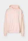CLUB OVERSIZED - Kapucnis pulóver - washed coral/white