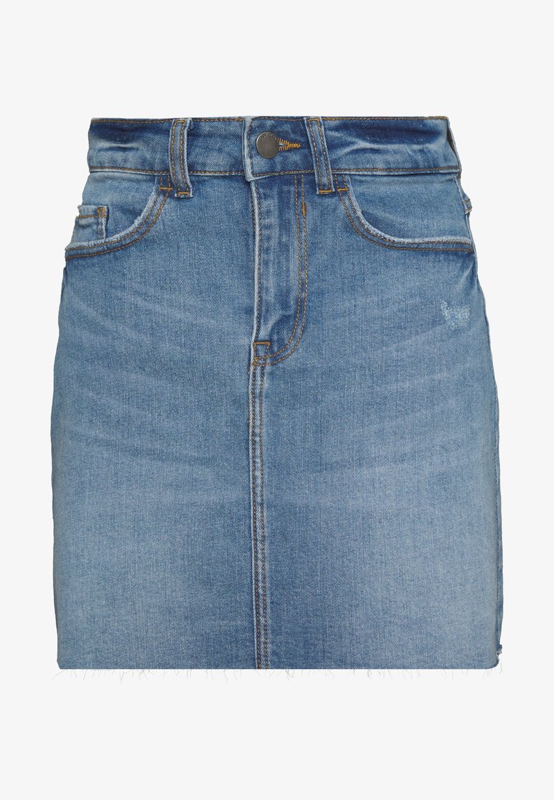 Jupe en denim bleu clair à coupe droite, avec poches avant et ourlet effiloché. Comprend un bouton en métal et des détails de couture contrastants.