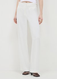 Calliope CON CINTURINI - Stoffhose - bianco