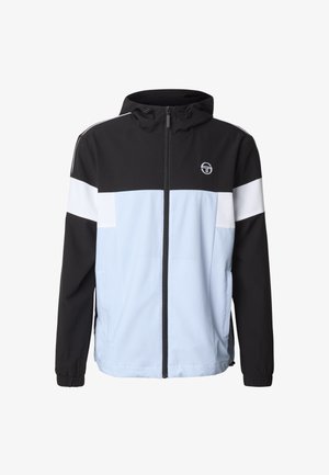 Chaqueta con capucha con cremallera en negro, blanco y azul claro, con puños elásticos y un pequeño logo circular en el pecho izquierdo.