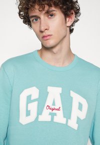 GAP ORIGINAL ARCH CREW - Camisola - blue agate