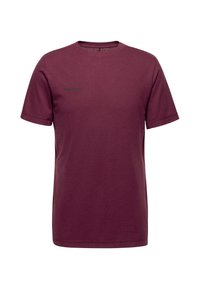 Bordeaux kortemouw t-shirt van zacht materiaal, met een ronde halslijn en een zwart op de linkerborst gedrukt "MAMMUT" logo.