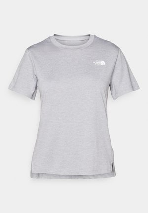 Sivý tričko s krátkym rukávom vyrobené z jemného, vlhkosť odvádzajúceho materiálu. Obsahuje okrúhly výstrih a malé biele logo na hornej ľavej strane.