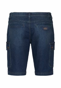 Jeans kratke hlače u tamnoplavoj boji. Imaju dva bočna džepa, dva stražnja džepa i označeni su etikete na pojasu. Redovita kroja i rub.