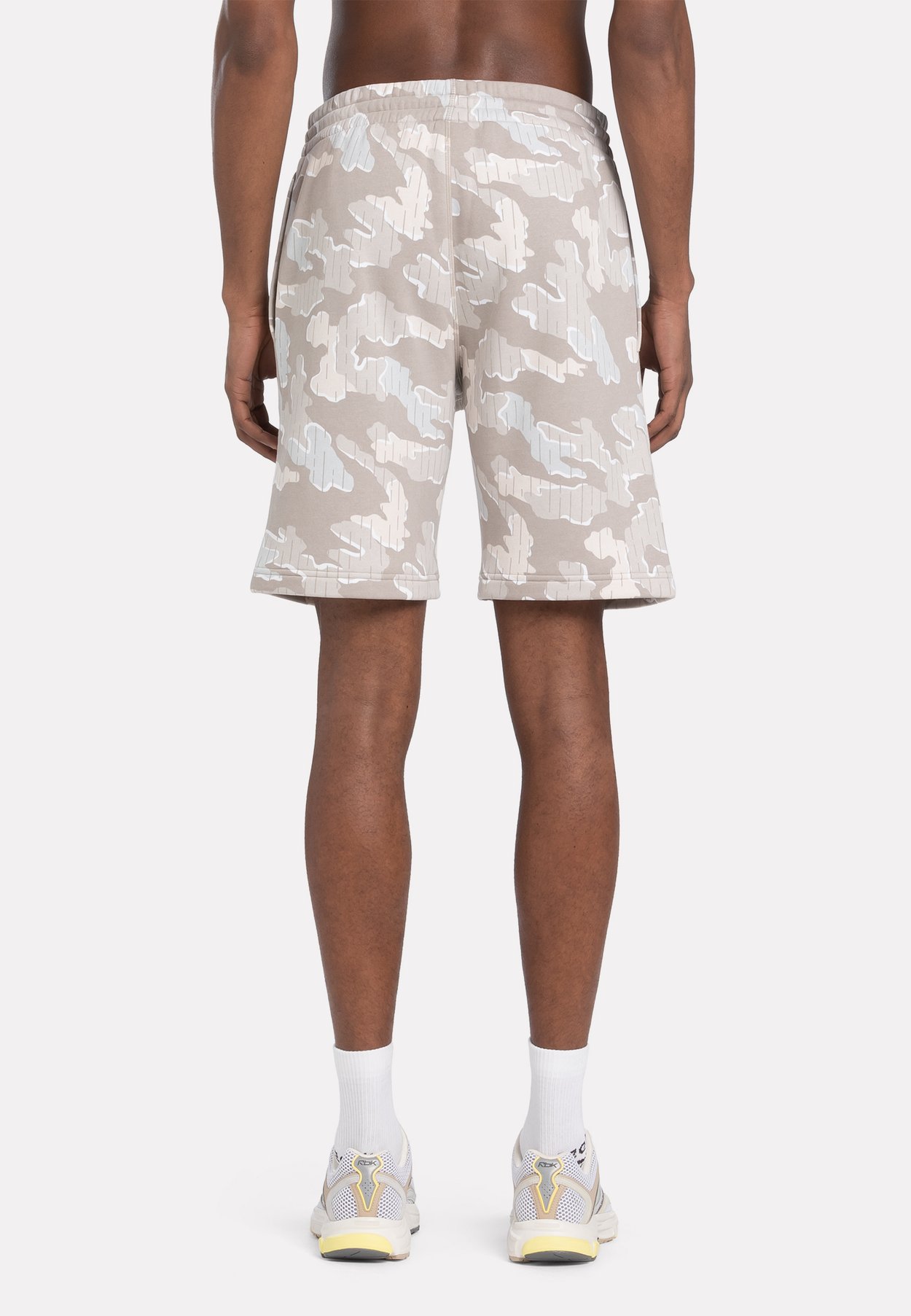 IDENTITY MOTION CAMO