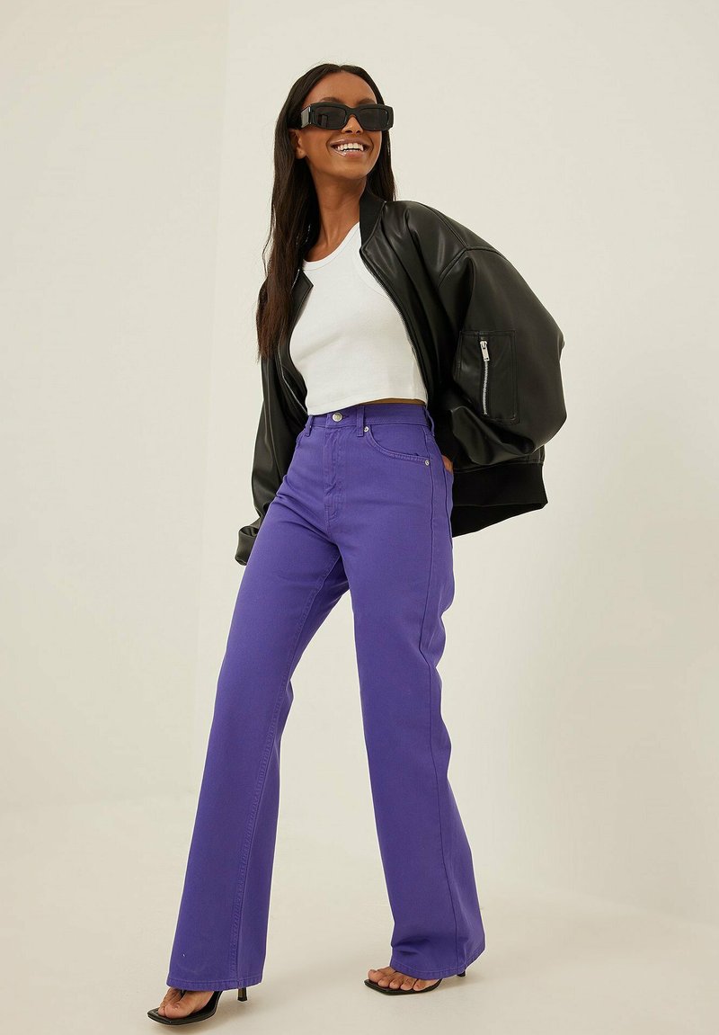 NA-KD Straight leg jeans paars