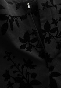 Next Chino - black