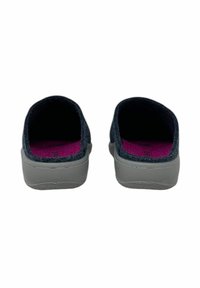 Scarpe slip-on grigie con una tomaia blu scuro simile alla lana e una soletta rosa brillante. La suola è testurizzata per una migliore aderenza, design con retro arrotondato.