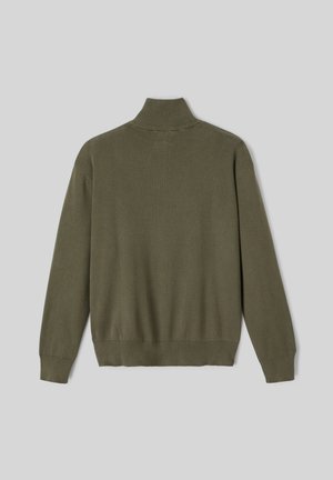 Pull en tricot vert olive avec un col haut, des manches longues et un ourlet côtelé. Texture douce, design simple et épaules sans couture.