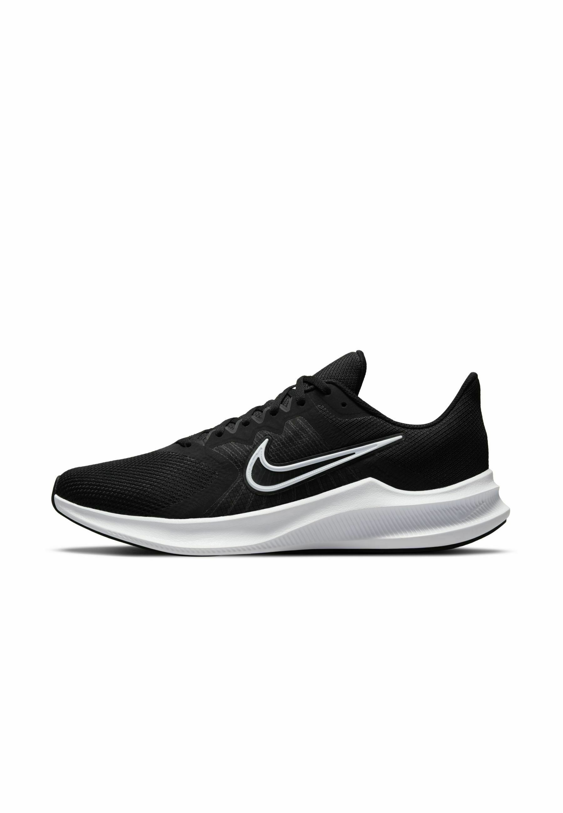 nike pumps black