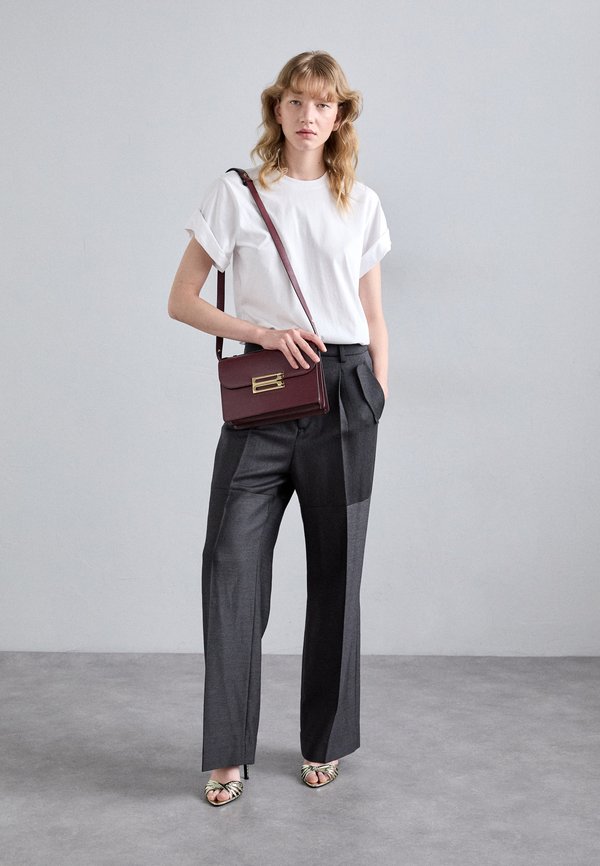 DORIAN BAG - Handbag - burgundy4