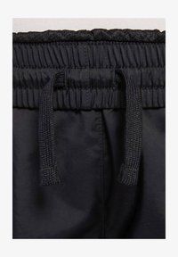 Nepasirinkta, black white