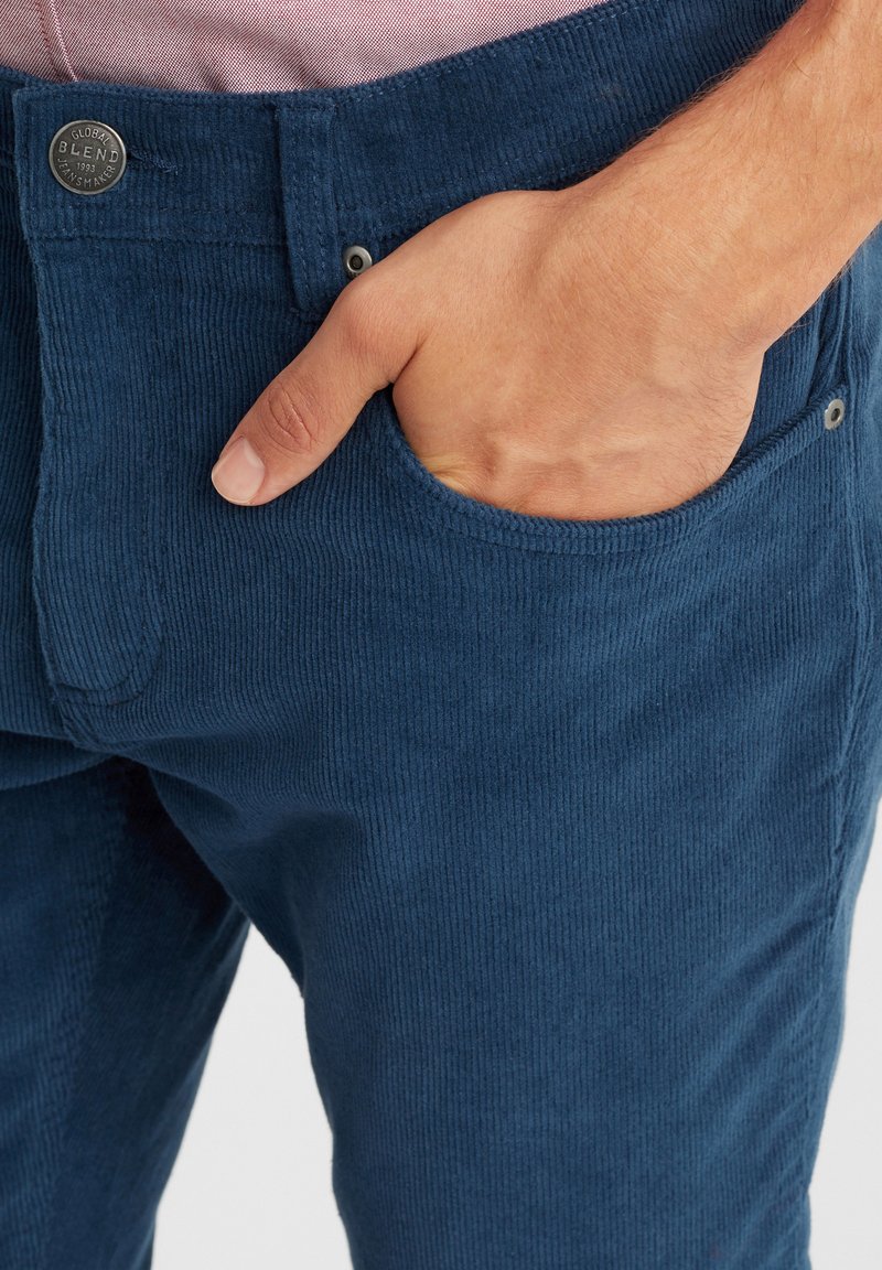 Herren Chinos | Blend BHMANITO Stoffhose insignia blue/blau - CN21139 Herren Chinos | Blend BHMANITO Stoffhose insignia blue/blau - CN21139