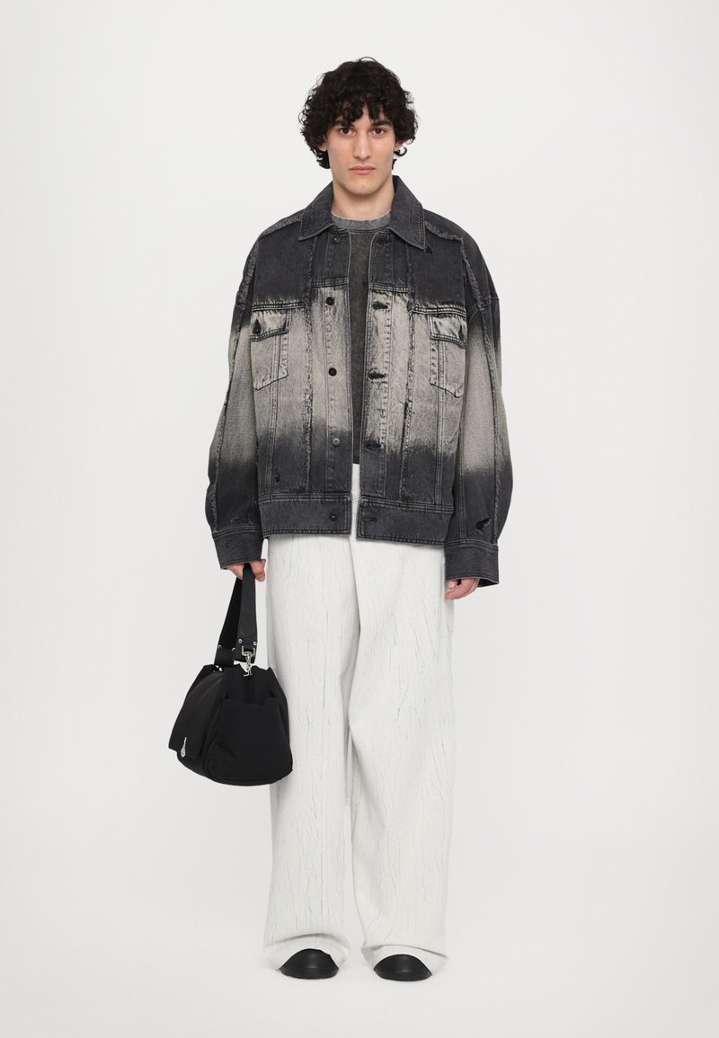 Feng Chen Wang - DECONSTRUCTED JACKET UNISEX - Denim jacket - black, Enlarge