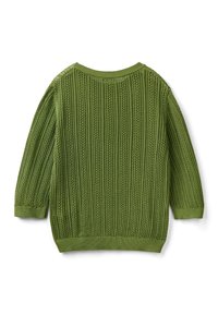 Grön stickad tröja med öppen vävstruktur, rund halsringning och trekvartsärmar. Mjukt, strukturerat tyg med ribbad nederkant och ärmslut.